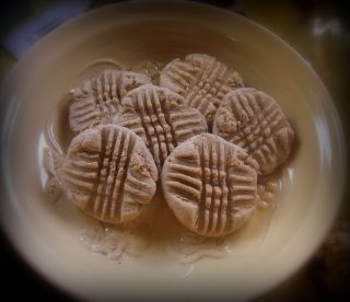    Colonial Pantry Country Fake Food Peanut Butter Cookies Bowl Ornies