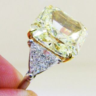   18K 8 74ctw VVS2 Fancy Yellow Canary Diamond Engagement Ring