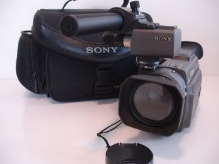 SONY DSR PD100A PRO CAMCORDER SONY MICROPHONE SONY BAG SONY TAPES
