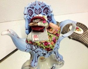   Country Roses Cardew Design Wrought Iron Garden Chair Teapot