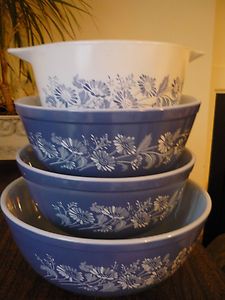 Set of 4 Pyrex Bowls Casserole Dish Colonial Mist