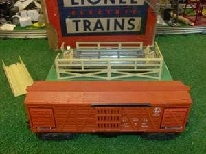 LIONEL TRAINS POSTWAR NO. 3656 OPERATING CATTLE CAR   VERY NICE