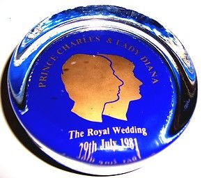 Commemorative Glass Paperweight Prince Chas Lady Diana Wedding 1981 