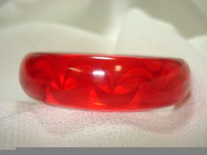 Drape Carved Cherry Juice Prystal Transparent Bakelite Bangle Bracelet 