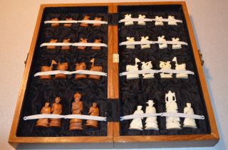 Wooden Chess Board with 32 Hand Carved Bone Chess Pieces Made in Hong 