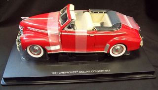 Universal Hobbies 1941 Chevy Deluxe Convertible 1 18 Scale Diecast 