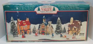 Christmas Valley Set 3 Hollyshire Place Lighted Village Church Bakery 