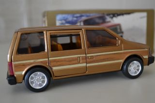 Chrysler Plymouth Voyager High Detail Die Cast Model Van