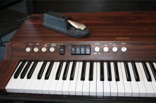 Yamaha Electronic Piano CP 20 with Case, Legs, and Foot Pedal