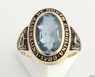  of North Carolina Womens Class Ring   10k Gold Syn Blue Spinel UNC CH