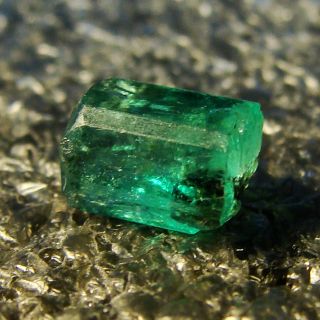 25ct GREAT COLOR Natural Gem Colombian Emerald Rough Gem Crystal