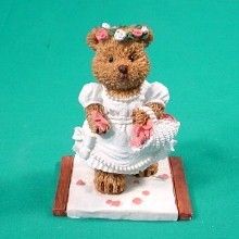 The Windsor Bears of Cranbury Commons Rachel The Flower Girl Figurine
