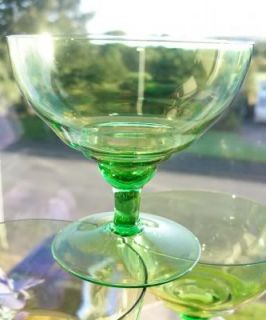 description a set of 6 lincoln green glass dessert bowls of an ample