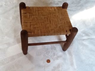 VINTAGE WONDERFUL WOVEN STOOL / CHILDS FIRESIDE SEAT ~ GREAT CHRISTMAS