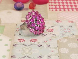 Vintage Crystal Rhinestone Ring Amazing Pink Fantastic Condition 083