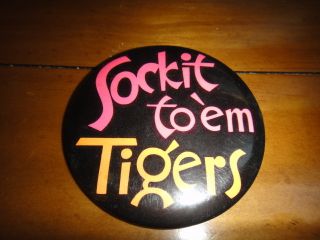 Detroit Tigers Sock It to Em Tigers Pinback 1968 Original