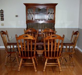 Broyhill Dining Room Set in Dining Sets