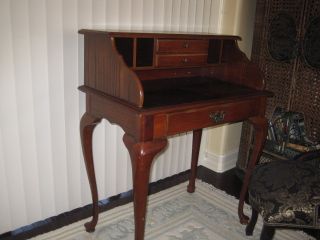 Desk Small Vintage Queen Anne style