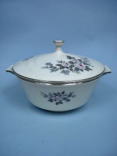  sugar bowl with lid 1 covered vegetable bowl 1 oval vegetable dish