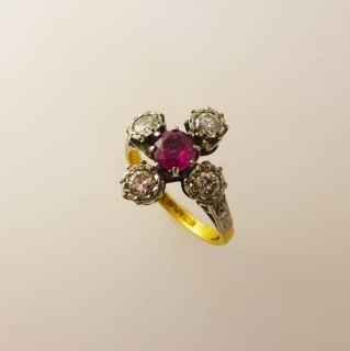 Beautiful Victorian Diamond and Ruby Ring 18ct Gold & Platinum ANTIQUE
