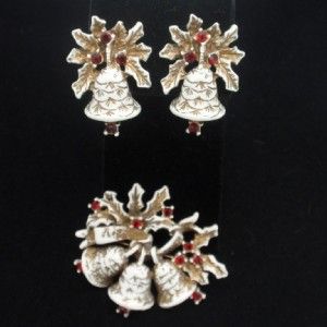 Christmas Xmas Set Pin Earrings Vintage Bells Holly Dodds