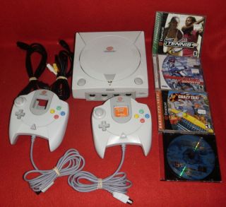 Sega Dreamcast Video Game System with VMU Memory Card and 4 Games