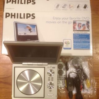  Philips PET710 Portable DVD Player 7"