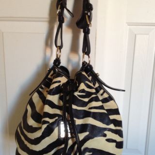  Dooney Bourke Zebra Print Drawstring Purse Medium Size Bag