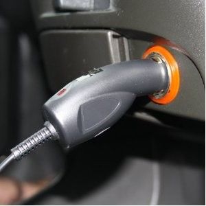 Car Charger for Apple iPhone 4 4S 3GS 3G in Car Charger 12 24 Volt CE
