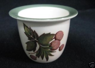 Wedgwood Covent Garden TK605 Green on Edge Egg Cup