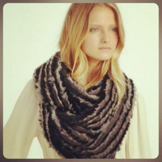 Sold Out Elizabeth and James $265 Chunky Rabbit Fur Snood Circle Scarf