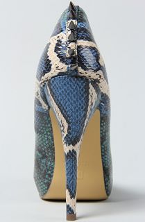  boutique the leland shoe in blue reptile sale $ 20 95 $ 70 00 70 %