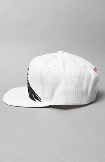 reebok the pump snapback cap in white black sale $ 8 95 $ 30 00 70 %