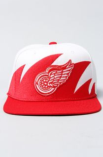 The Detroit Red Wings Sharktooth Snapback Hat in Red & White