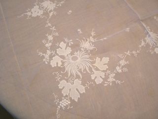 Hand Embroidered 1900s Vintage Fine Linen Tablecloth and Napkins