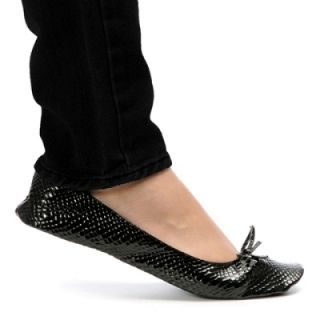 pair of beautifully designed rollable ballet flats in black that go