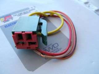 Federated 84060 Connector   Ford Fuel Pump Relay Harness Pigtail