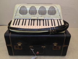 Galanti Vintage Used Student 41 120 Piano Key Accordion with Case