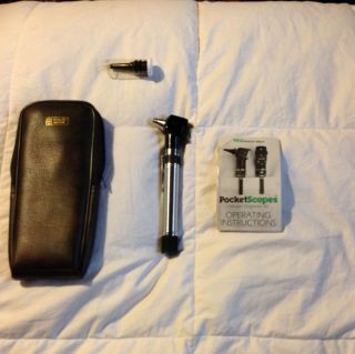Welch Allyn Otoscope Pocket Scope Halogen Diagnostic with Case