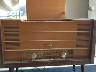 Vintage RCA International Record Player/Radio/Tape Recorder (Made in W