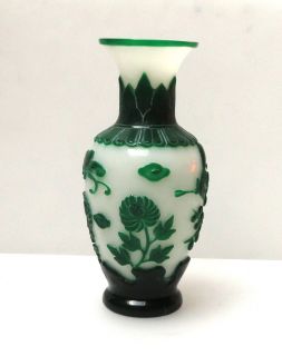 Chinese Green White Overlay Peking Glass Vase VS315