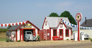 ALL AMERICAN SMALL ROADSIDE GAS SERVICE STATION   LASER WOOD KIT HO