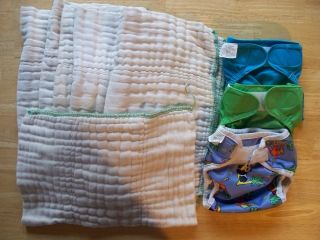 Bummis Covers and 6 Prefold Cloth Diapers