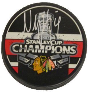  logo hockey puck. Item comes with a Schwartz Sports Memorabilia