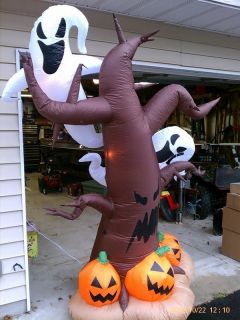 Gemmy Haunted Tree Inflatable Halloween Yard Decor