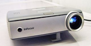 InFocus LP600 DLP Multimedia Business DLP Projector 2000 Lumens 1000 1