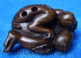 T239 Japanese Hand Carved Ironwood Wood Netsuke Monkey