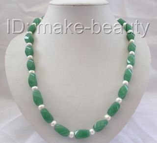  22 White Freshwater Cultured Pearl Green Jade Necklace B415