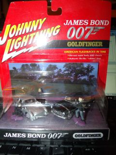 Johnny Lightening JAMES BOND 64 Aston Martin 55 Chrysler GOLDFINGER DIORAMA  