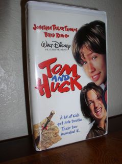 Tom and Huck starring Jonathan Taylor Thomas VHS 1996 Clam Shell 786936008173  